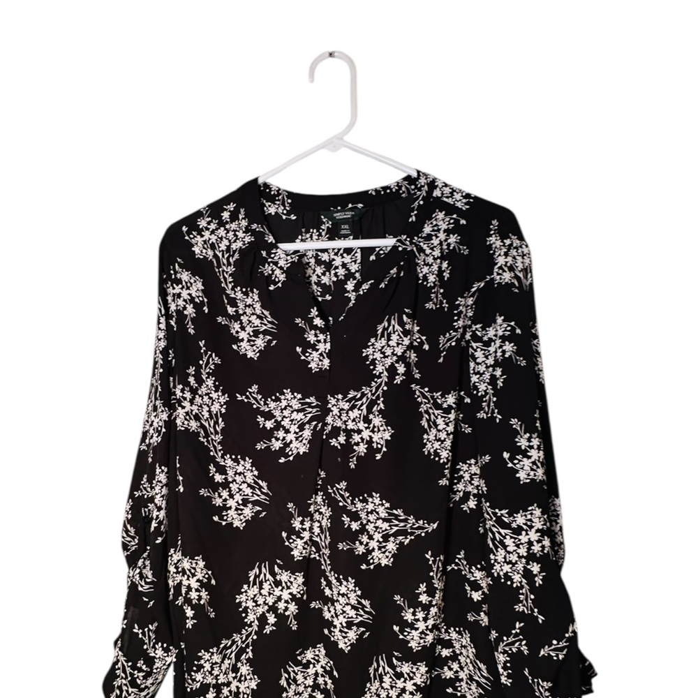 Simply Vera Vera Wang Black and White Button Down Shirt